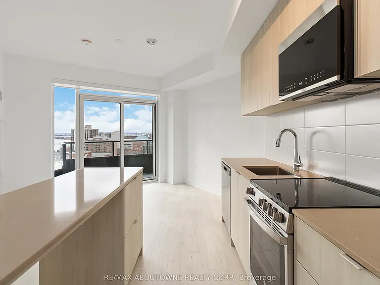 2088 James St #1109 — Photo 12