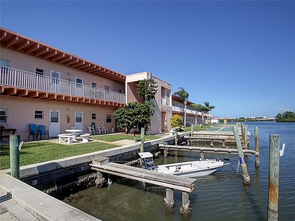 4th image of 18399 Gulf Blvd APT 388