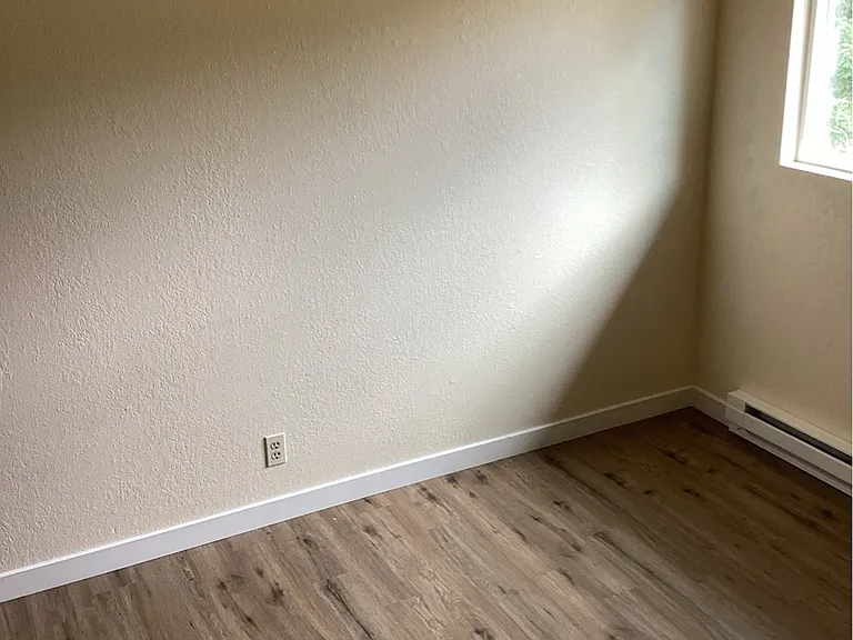 849 SE East Slope Rd #1 — Photo 8