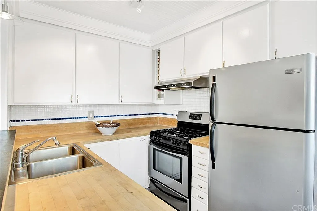 1 bed, 742 sqft, $3,800 — Photo 3