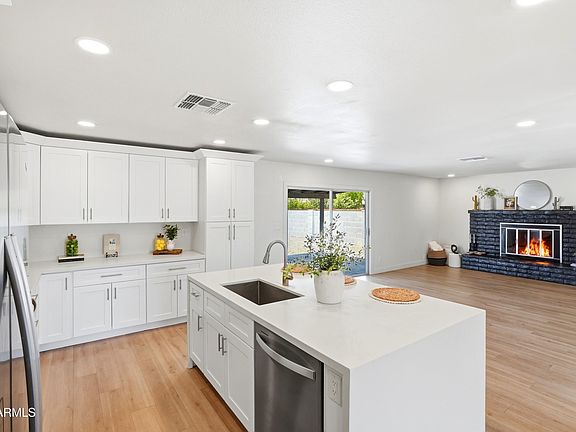 4th image of 1647 E PALMCROFT Drive