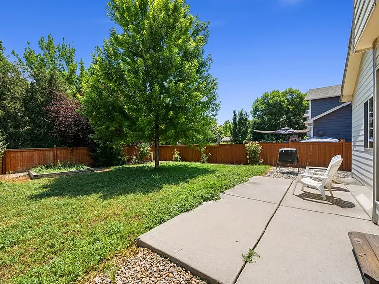 2456 Mary Beth Ct — Photo 19