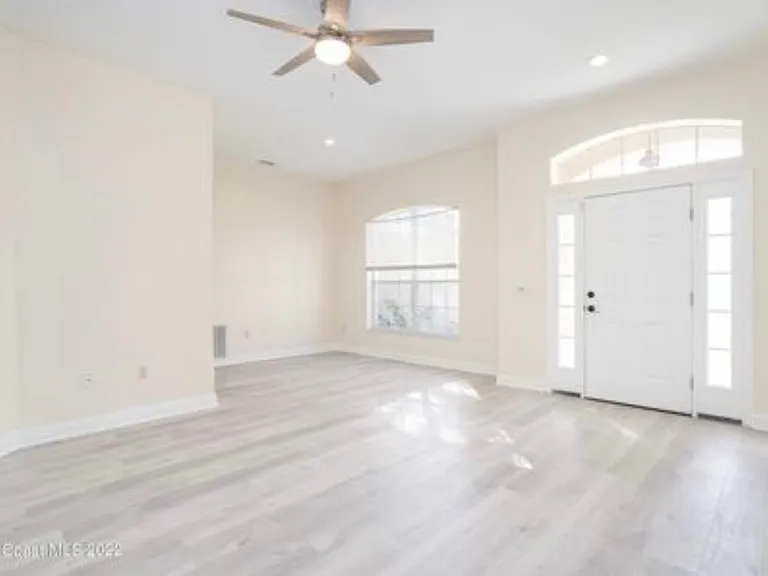 1873 Heartwellville St NW — Photo 3