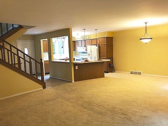 5th image of 1131 Oak Pointe Ct