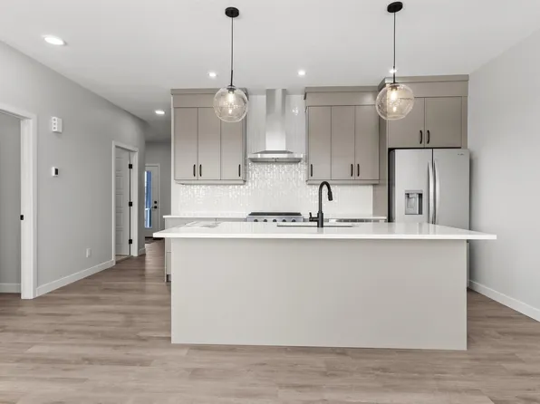 287 Paterson Link Link SW, Edmonton, AB T6W 5V2