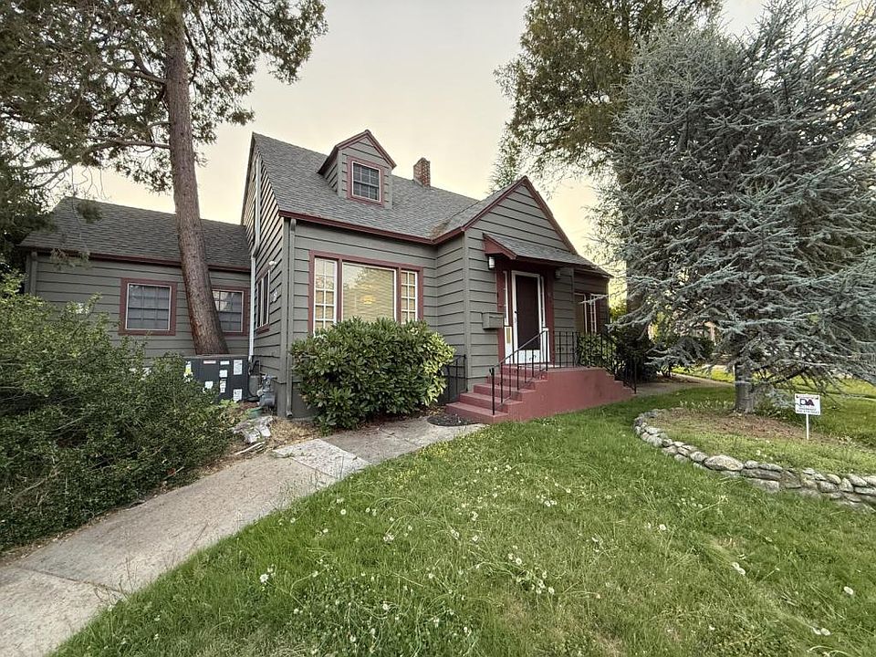 1st image of 882 NE 7th St