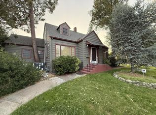 882 NE 7th St, Grants Pass, OR 97526