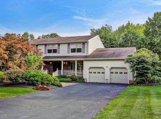 32 Quail Ln, Freehold, NJ 07728