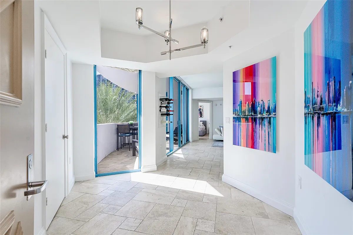 Building Photo - 333 Las Olas Way #404
