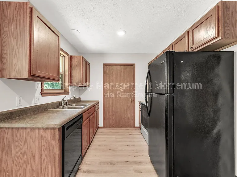 3251 W Scott St — Photo 6