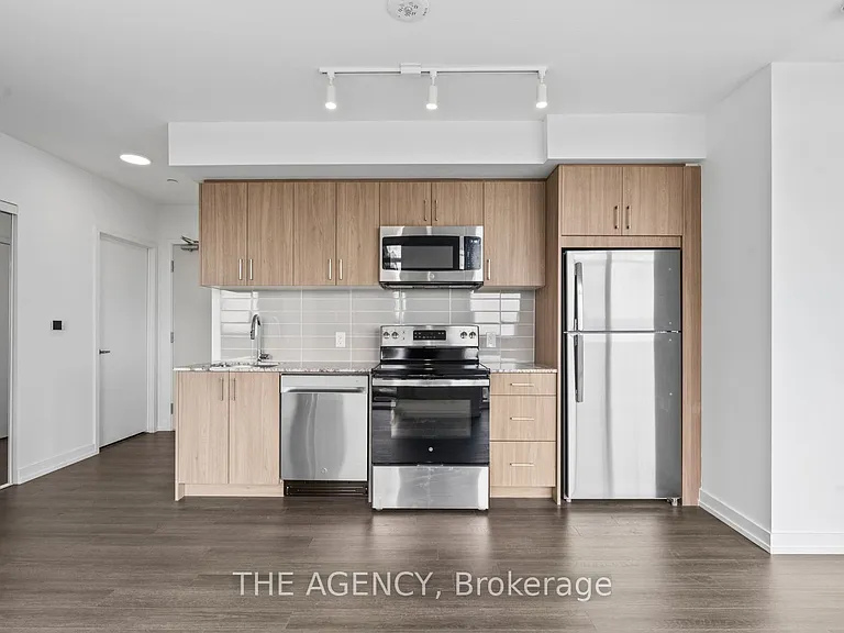 4010 Eglinton Ave W #625 — Photo 11