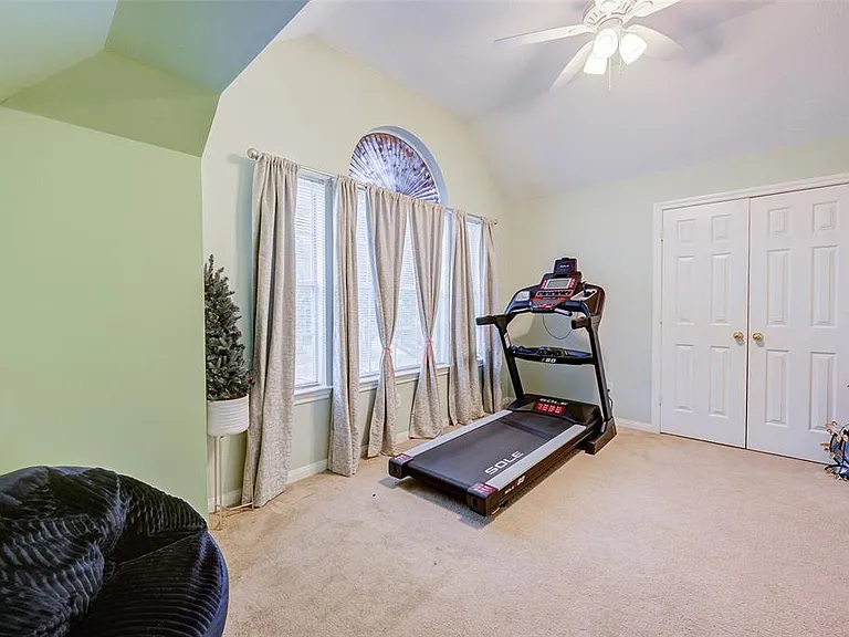 17015 Maricella Cir — Photo 22