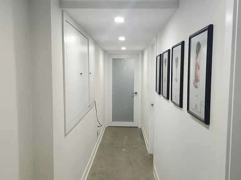 967 Dovercourt Rd #BASEMENT — Photo 9