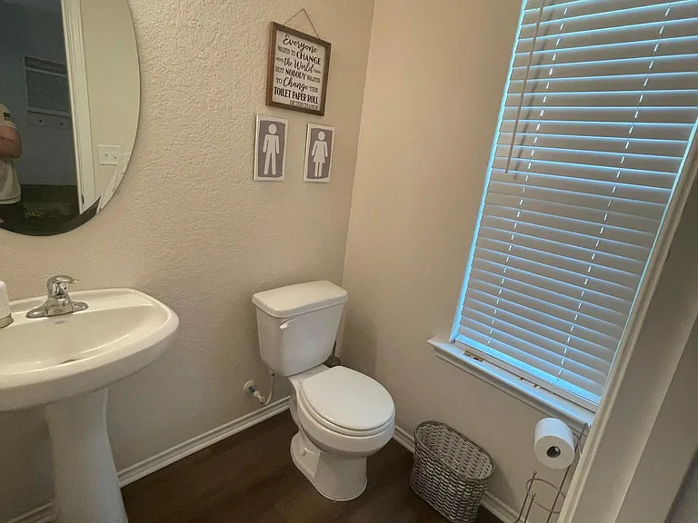 2216 Mayfield Ln — Photo 7