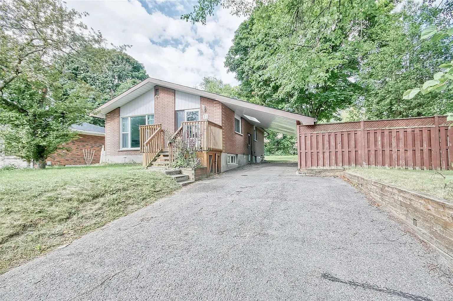 13 Beechwood Drive Peterborough — Photo 1