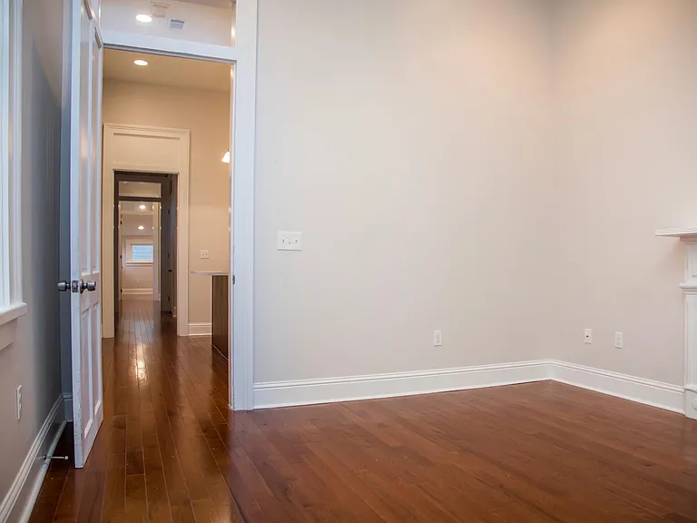 403 S Lopez St — Photo 13