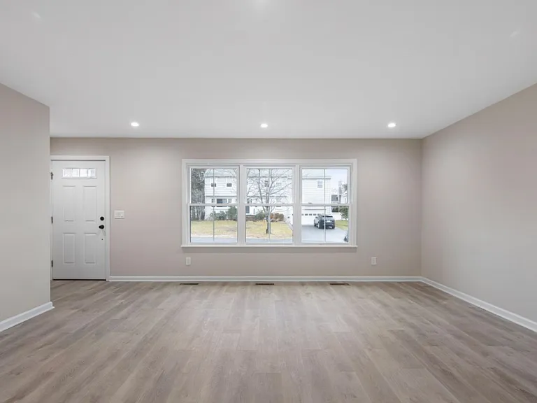 10 Grace St — Photo 3