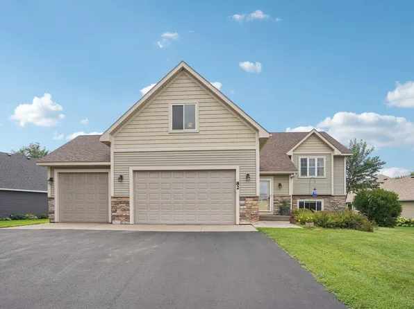 82 Coach Light Dr, Hudson, WI 54016