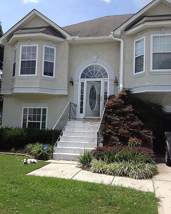 2nd image of 1016 Chaterly Ct