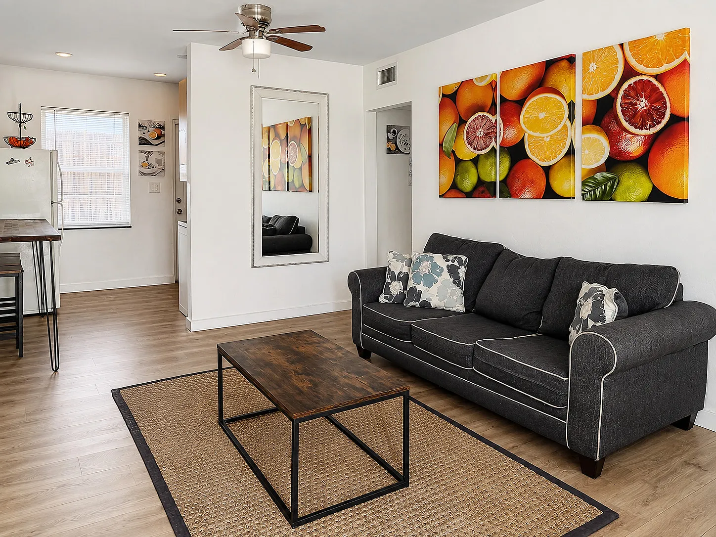 2 bed, 718 sqft, $2,395 — Photo 2