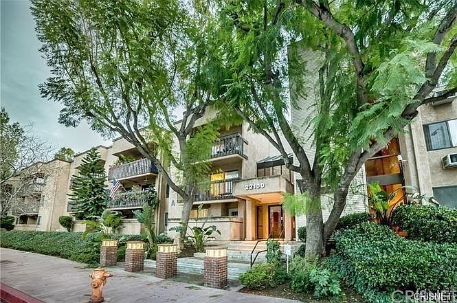 1st image of 22100 Burbank Blvd Unit 306A