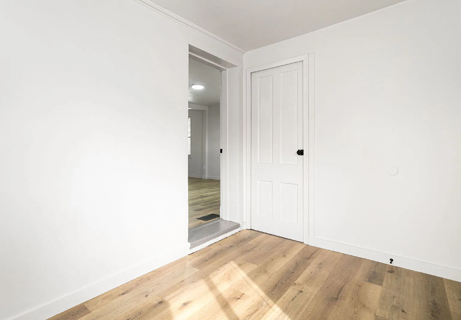 4 bed, 1.5 bath, 1527 sqft, $1,900 — Photo 2