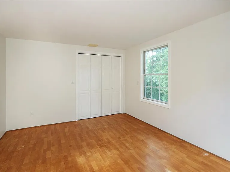 Gables Ct — Photo 16