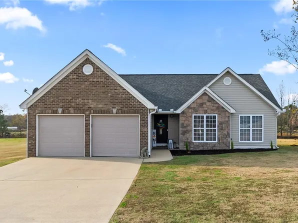 11113 Patton Cir, Northport, AL 35475