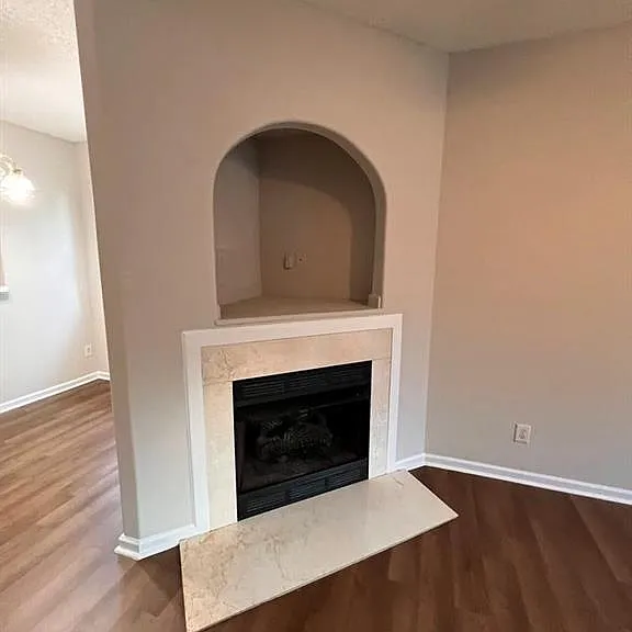428 Goldstaff Ln — Photo 3