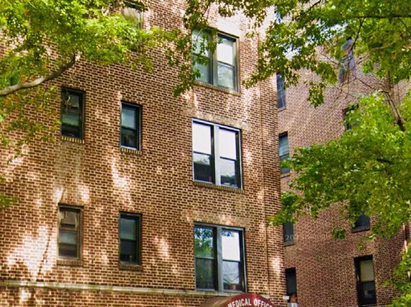 4233 Kissena Boulevard #2D, Flushing, NY 11355