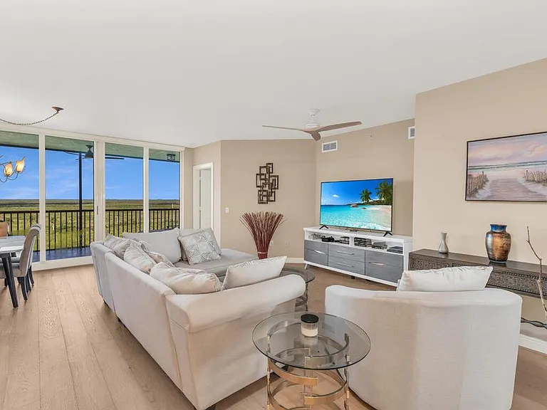 1065 Borghese Way #1105 — Photo 10