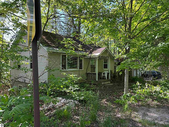 2nd image of 5962 Lake Leelanau Dr