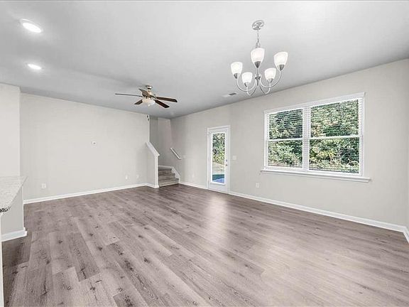 5th image of 200 Vickery Ln NW