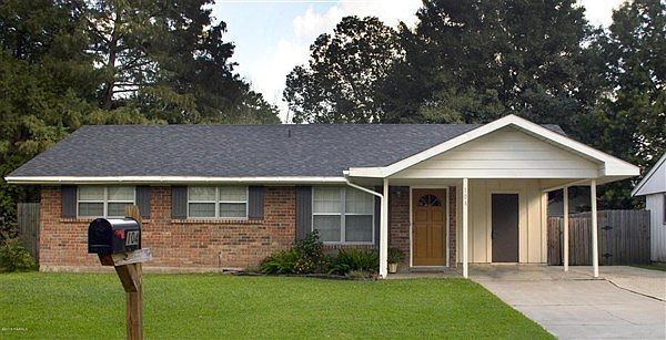 1st image of 104 Sorority Dr.
