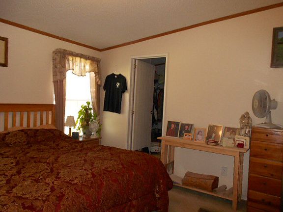 4th image of 155 Chaparral Dr