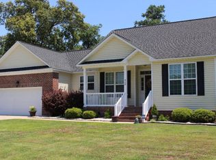 450 Pirate Cove Rd, Washington, NC 27889