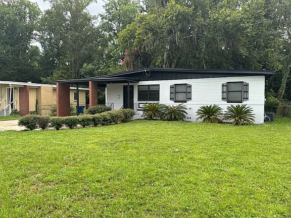 2nd image of 1204 Carthage Dr