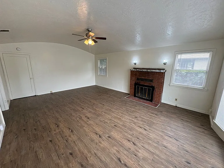 309 W Noble Ave — Photo 12