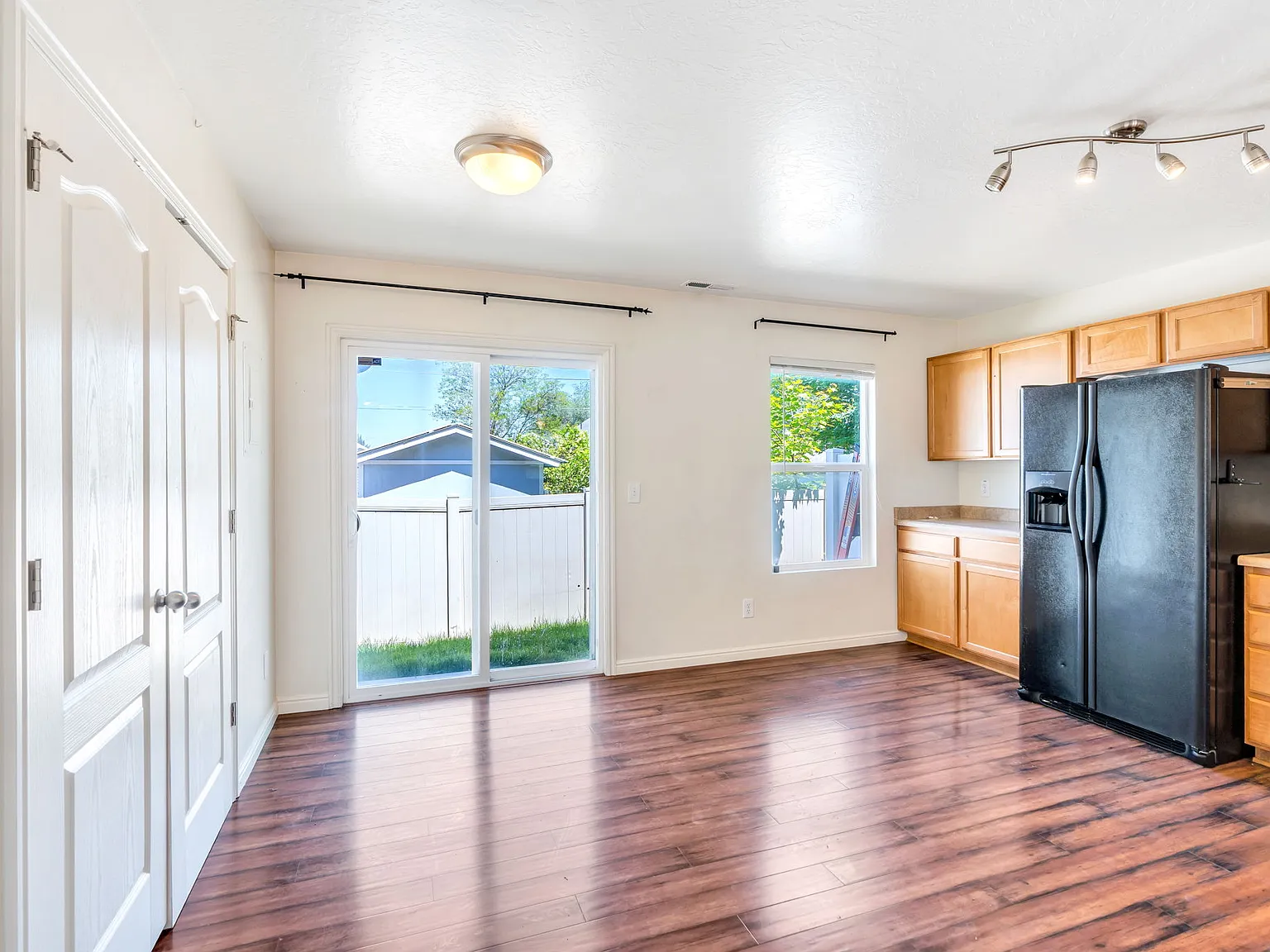 2 bed, 1260 sqft, $1,850 — Photo 2