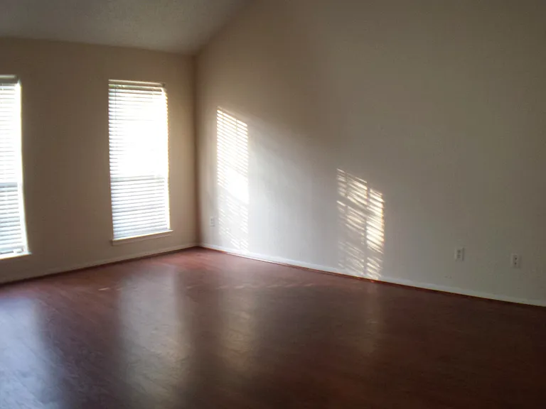 2319 Mill Creek Dr — Photo 23