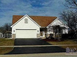 2650 Sandpiper Rd, Lambertville, MI 48144