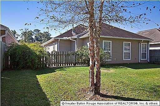 2nd image of 303 Garden Ln