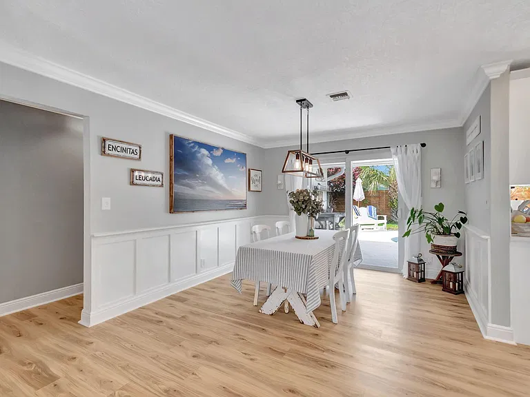 1066 SW 25th Way — Photo 7
