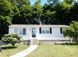 19 Lowell Dr, Rumford, RI 02916