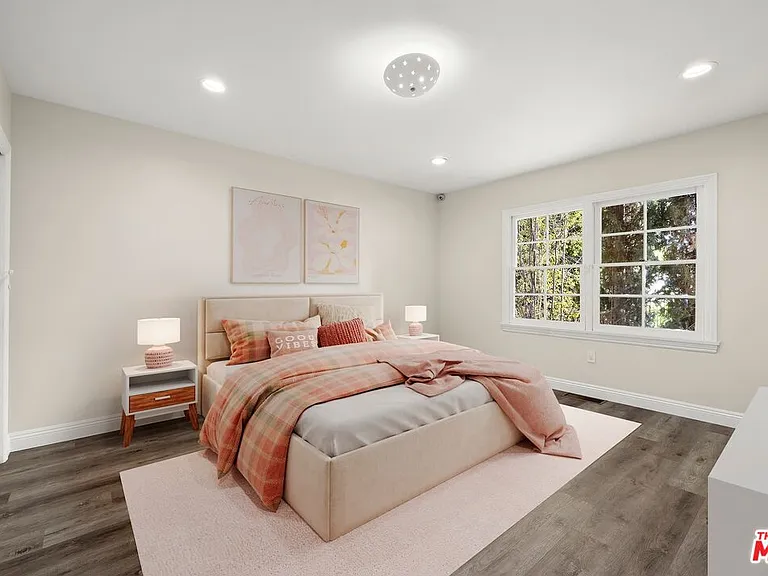 735 Thayer Ave — Photo 16