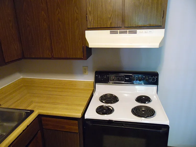 Arnold's Park Apartments — Photo 46