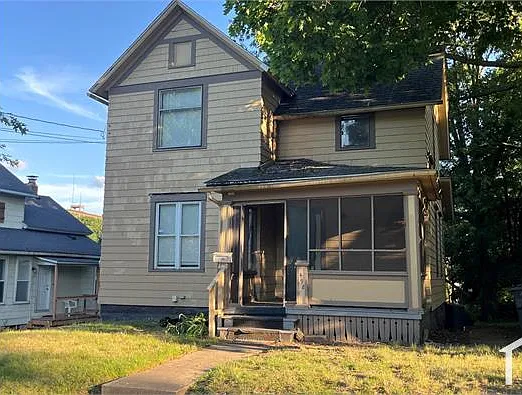 498 Gage St — Photo 1