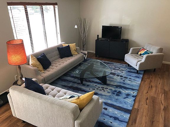4th image of 482 Amity Ln #15