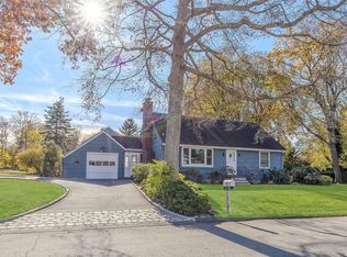 3 Severin Pl, Huntington, NY 11743