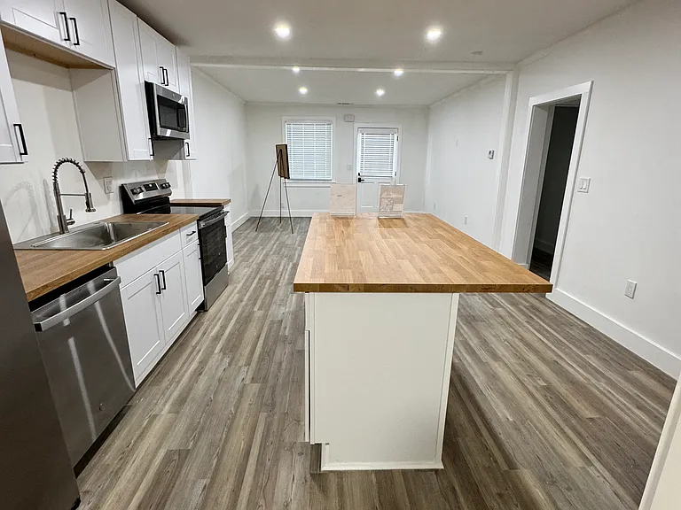 1024 Herndon St NW — Photo 8